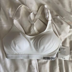 Victoria’s Secret Lightweight Sport Bra